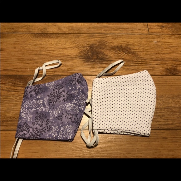 2 face masks - Picture 1 of 1